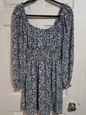 L Love Grey/Green Leopard Print Smocked Waist Long Sleeve Dress